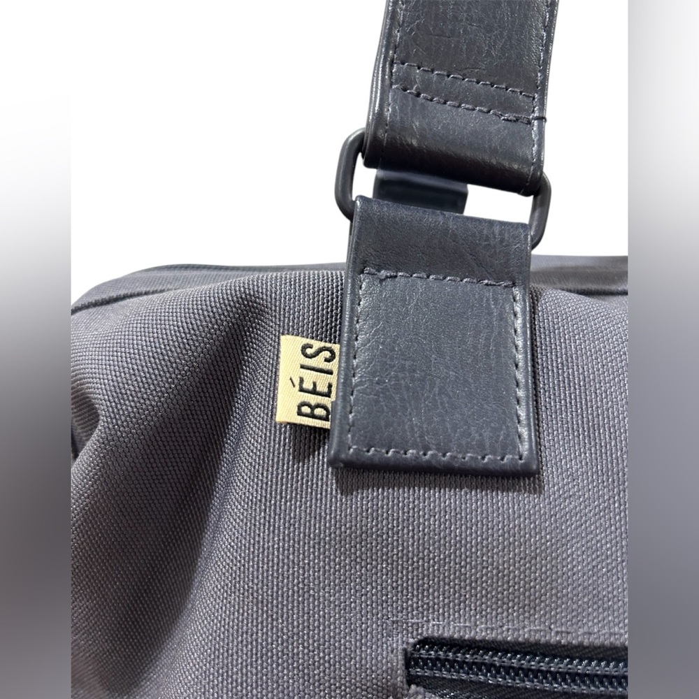 **SOLD** BEIS The Weekender 
in Navy Travel Sophisticated Vacation Unisex - Picture 9 of 16